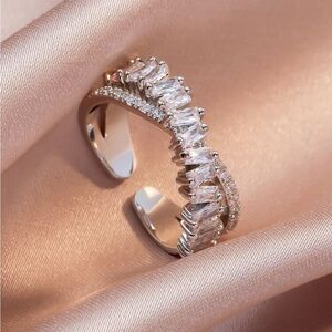 Elegant Silver Women's Ring R84